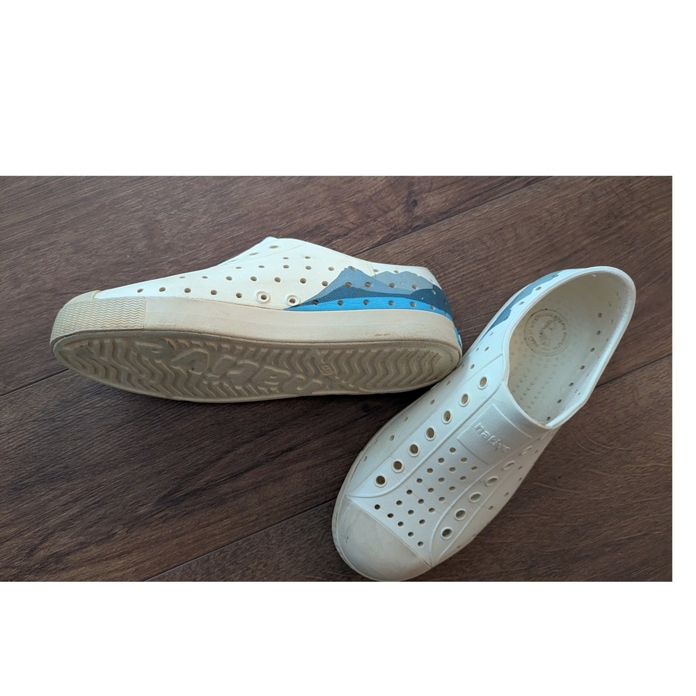 Native Jefferson Kids Bone White Mountain Graphic Slip On EVA Sneakers J3